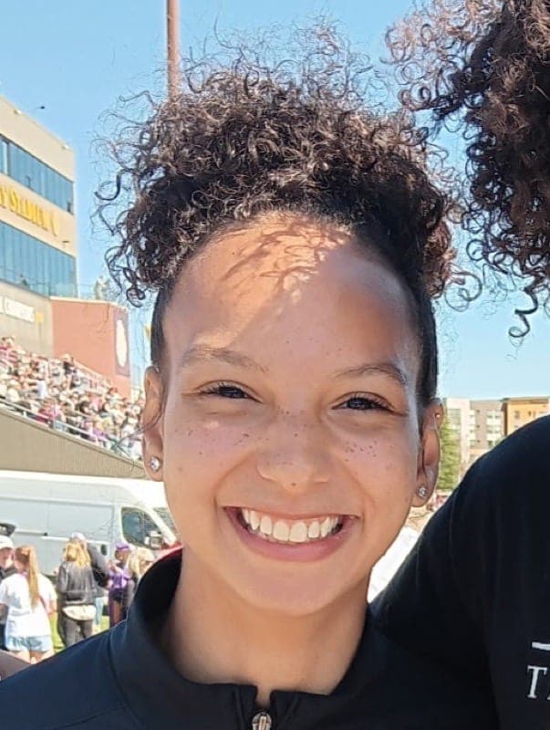 Zoey Holmes